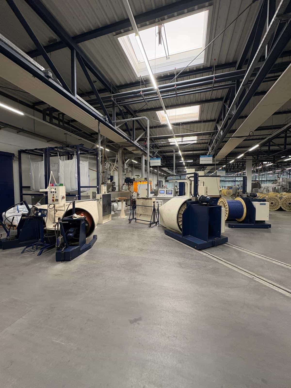 Plastro Mayer Extruder Retrofit – Produktionshalle